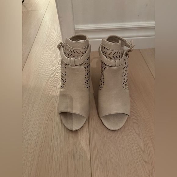 Ankle Strap Neutral Heels Sandals - Picture 1 of 4